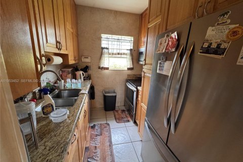 Villa ou maison à vendre à Riviera Beach, Floride: 4 chambres, 201.78 m2 № 2011010 - photo 4