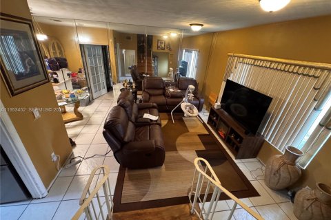 Villa ou maison à vendre à Riviera Beach, Floride: 4 chambres, 201.78 m2 № 2011010 - photo 3