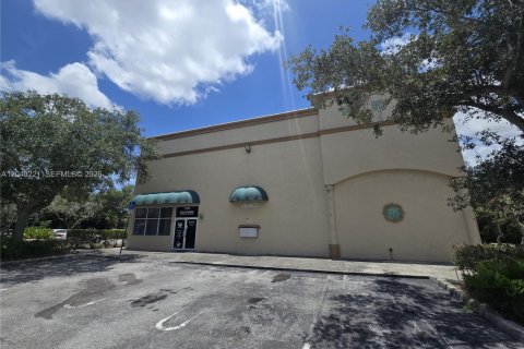 Immobilier commercial à vendre à Coral Springs, Floride № 2086465 - photo 8
