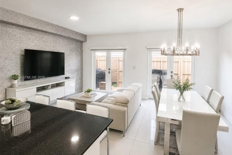 Touwnhouse à vendre à Homestead, Floride: 4 chambres, 139.35 m2 № 2085301 - photo 2