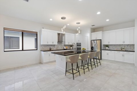 House in Miramar, Florida 5 bedrooms, 330.64 sq.m. № 2191105 - photo 5