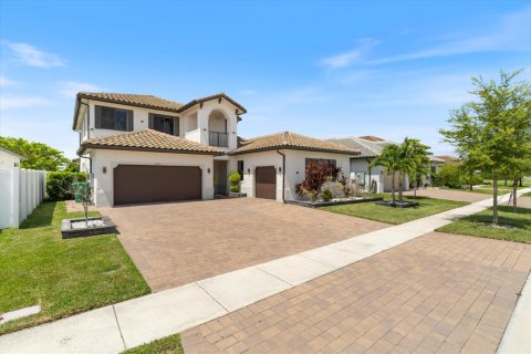 House in Miramar, Florida 5 bedrooms, 330.64 sq.m. № 2191105