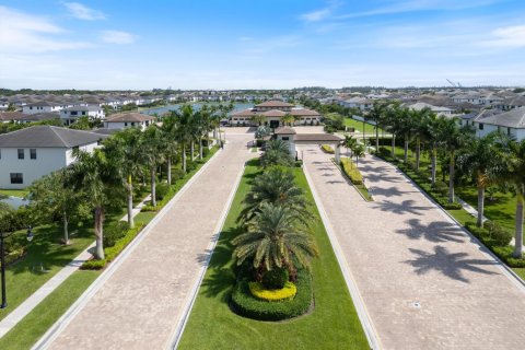 House in Miramar, Florida 5 bedrooms, 330.64 sq.m. № 2191105 - photo 27