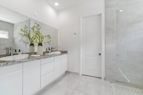 House in Miramar, Florida 5 bedrooms, 330.64 sq.m. № 2191105 - photo 12