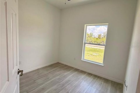 House in Port Charlotte, Florida 4 bedrooms, 161.74 sq.m. № 2210523 - photo 16