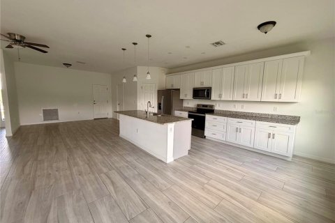 House in Port Charlotte, Florida 4 bedrooms, 161.74 sq.m. № 2210523 - photo 8