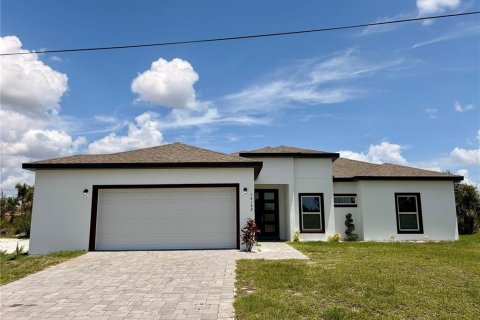 Villa ou maison à Port Charlotte, Floride 4 chambres, 161.74 m2 № 2210523