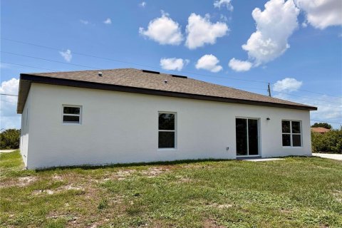 House in Port Charlotte, Florida 4 bedrooms, 161.74 sq.m. № 2210523 - photo 25