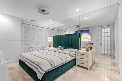 Adosado en alquiler en Palmetto Bay, Florida, 2 dormitorios, 246.28 m2 № 1948741 - foto 11