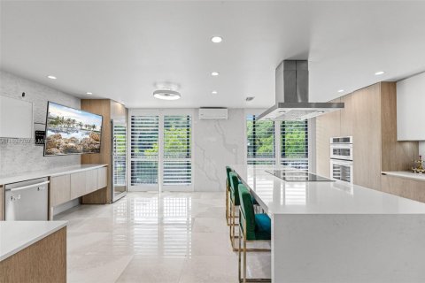 Adosado en alquiler en Palmetto Bay, Florida, 2 dormitorios, 246.28 m2 № 1948741 - foto 25