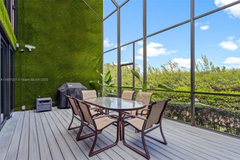 Adosado en alquiler en Palmetto Bay, Florida, 2 dormitorios, 246.28 m2 № 1948741 - foto 10