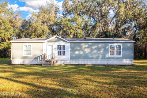 House in Lake Butler, Florida 3 bedrooms, 138.61 sq.m. № 885629 - photo 1