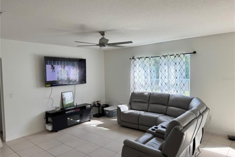 Casa en venta en DeLand, Florida, 5 dormitorios, 240.99 m2 № 1856642 - foto 4