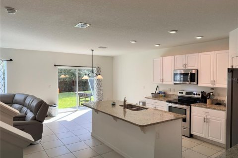Casa en venta en DeLand, Florida, 5 dormitorios, 240.99 m2 № 1856642 - foto 3