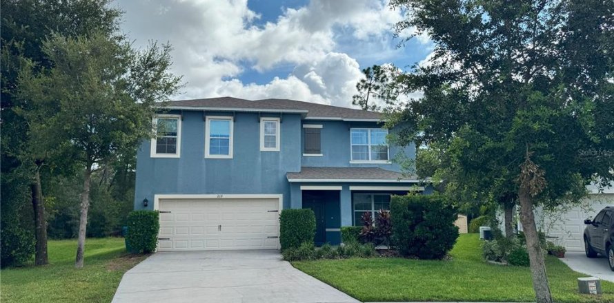 Casa en DeLand, Florida 5 dormitorios, 240.99 m2 № 1856642
