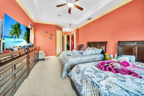 House in Lehigh Acres, Florida 3 bedrooms № 1969392 - photo 15