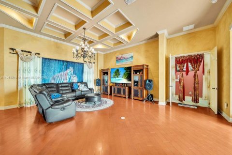 House in Lehigh Acres, Florida 3 bedrooms № 1969392 - photo 7