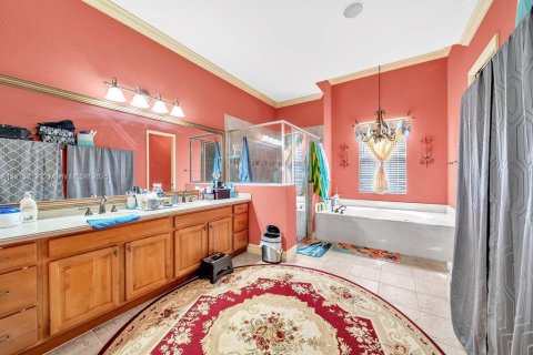 House in Lehigh Acres, Florida 3 bedrooms № 1969392 - photo 16