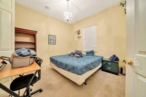 House in Lehigh Acres, Florida 3 bedrooms № 1969392 - photo 24