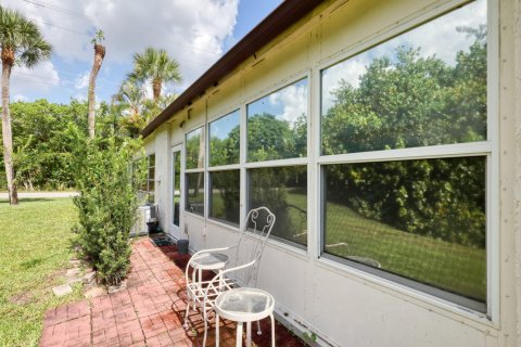 Condo in West Palm Beach, Florida, 1 bedroom  № 1210524 - photo 1