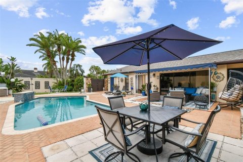 House in Tampa, Florida 3 bedrooms, 189.33 sq.m. № 1888447 - photo 7