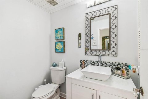 House in Tampa, Florida 3 bedrooms, 189.33 sq.m. № 1888447 - photo 17