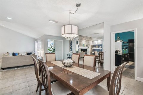 House in Tampa, Florida 3 bedrooms, 189.33 sq.m. № 1888447 - photo 19