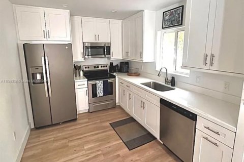 Casa en alquiler en Key Largo, Florida, 3 dormitorios, 120.03 m2 № 2076999 - foto 11