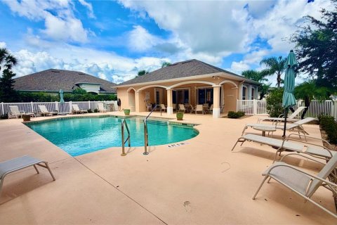 House in Vero Beach, Florida 3 bedrooms, 159.33 sq.m. № 2422726 - photo 28