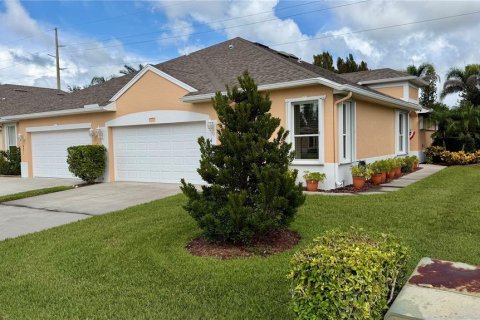 House in Vero Beach, Florida 3 bedrooms, 159.33 sq.m. № 2422726