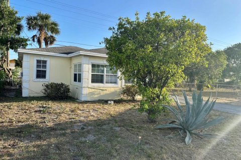Villa ou maison à louer à Riviera Beach, Floride: 3 chambres, 92.25 m2 № 1950238 - photo 4