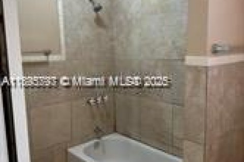 Villa ou maison à louer à Riviera Beach, Floride: 3 chambres, 92.25 m2 № 1950238 - photo 13