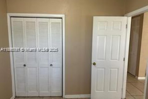 Villa ou maison à louer à Riviera Beach, Floride: 3 chambres, 92.25 m2 № 1950238 - photo 10