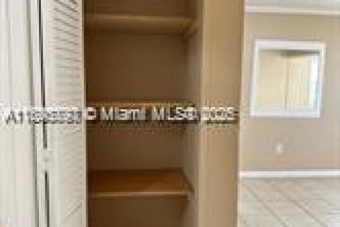 Villa ou maison à louer à Riviera Beach, Floride: 3 chambres, 92.25 m2 № 1950238 - photo 18