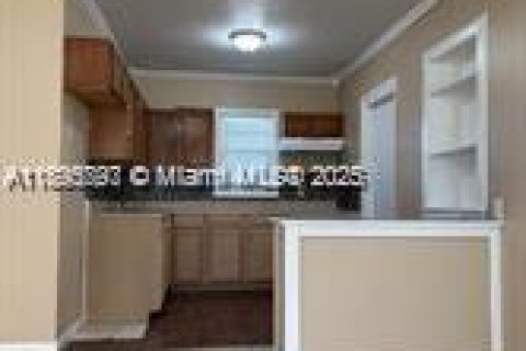 Villa ou maison à louer à Riviera Beach, Floride: 3 chambres, 92.25 m2 № 1950238 - photo 6