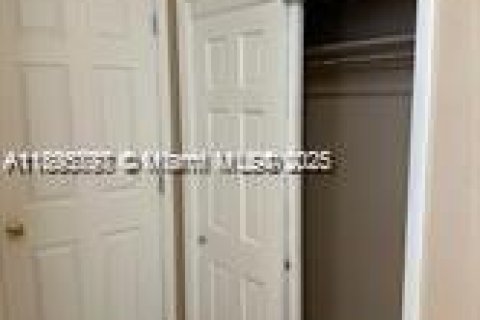 Villa ou maison à louer à Riviera Beach, Floride: 3 chambres, 92.25 m2 № 1950238 - photo 17