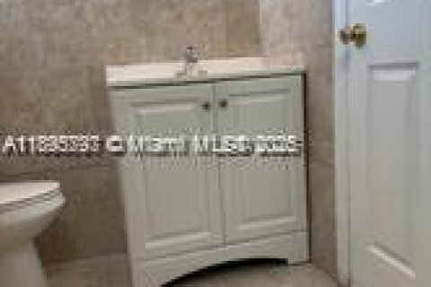 Villa ou maison à louer à Riviera Beach, Floride: 3 chambres, 92.25 m2 № 1950238 - photo 14