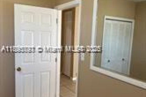 Villa ou maison à louer à Riviera Beach, Floride: 3 chambres, 92.25 m2 № 1950238 - photo 9