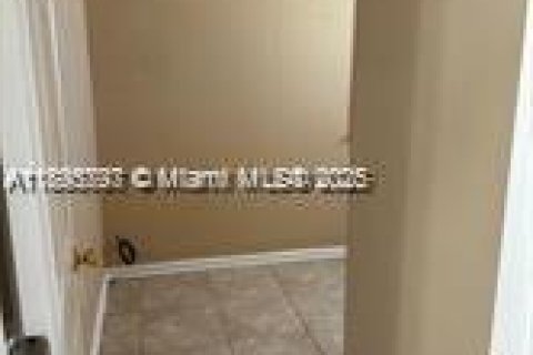 Villa ou maison à louer à Riviera Beach, Floride: 3 chambres, 92.25 m2 № 1950238 - photo 16