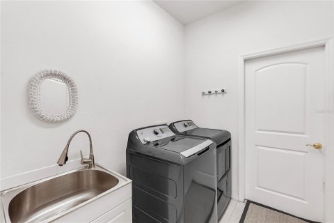 Casa en venta en Bradenton, Florida, 2 dormitorios, 180.42 m2 № 1684424 - foto 29