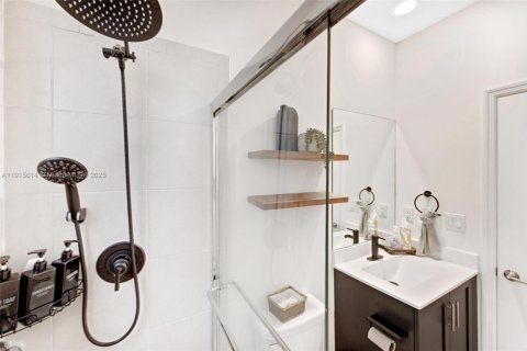 Купить виллу или дом в Хомстед, Флорида 4 спальни, 224.08м2, № 1971653 - фото 23