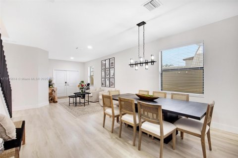 Купить виллу или дом в Хомстед, Флорида 4 спальни, 224.08м2, № 1971653 - фото 18