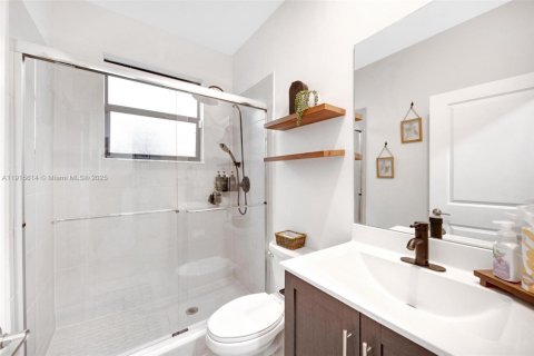 Купить виллу или дом в Хомстед, Флорида 4 спальни, 224.08м2, № 1971653 - фото 22