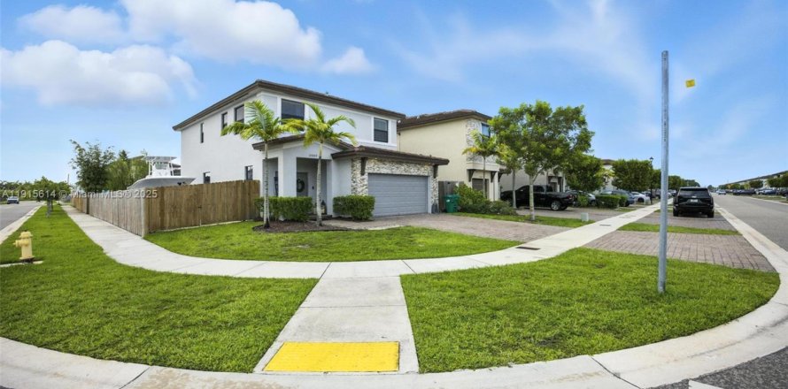 Дом в Хомстед, Флорида 4 спальни, 224.08м2 № 1971653