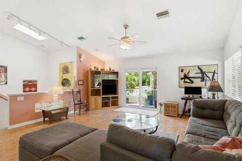 Casa en venta en Dunedin, Florida, 3 dormitorios, 187.29 m2 № 2227425 - foto 3