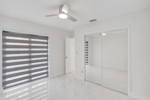 Casa en alquiler en Hollywood, Florida, 2 dormitorios, 103.4 m2 № 1989051 - foto 8