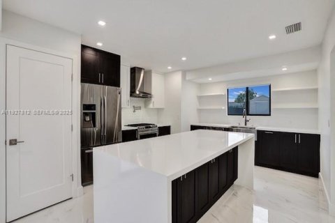 Casa en alquiler en Hollywood, Florida, 2 dormitorios, 103.4 m2 № 1989051 - foto 25