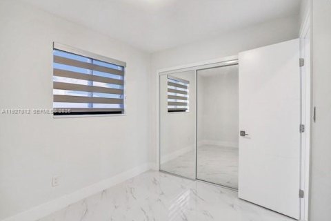 Casa en alquiler en Hollywood, Florida, 2 dormitorios, 103.4 m2 № 1989051 - foto 14