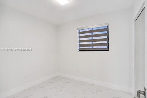 Casa en alquiler en Hollywood, Florida, 2 dormitorios, 103.4 m2 № 1989051 - foto 11