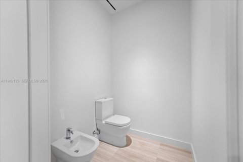 Купить кондоминиум в Майами-Бич, Флорида 2 спальни, 179.67м2, № 1999914 - фото 30